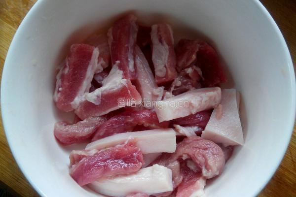 芹菜木耳炒肉的做法图解2