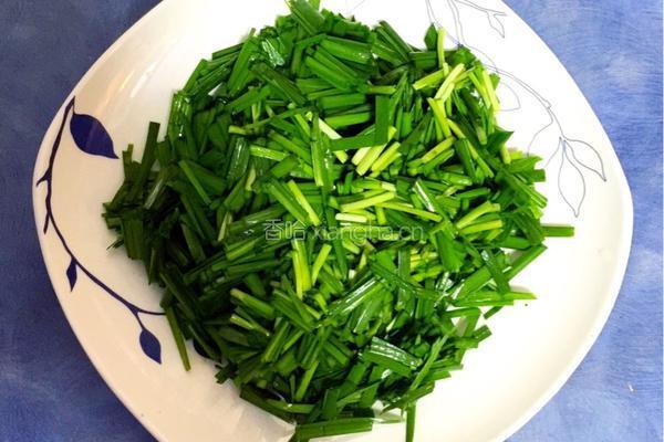 农家土韭菜炒土鸡蛋的做法图解2