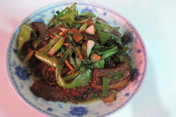 蒜苗回锅肉的做法图解5