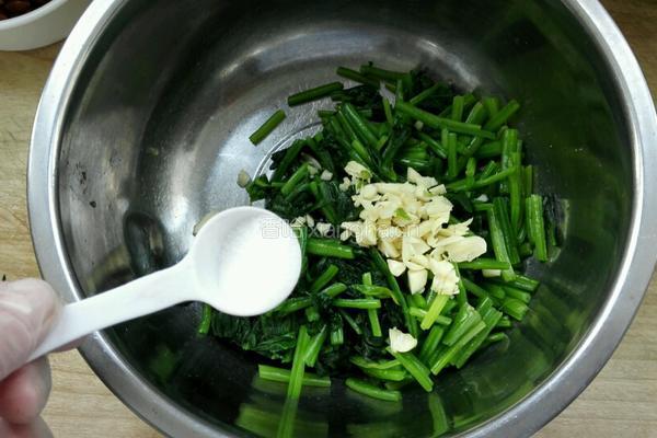 果仁菠菜的做法图解5