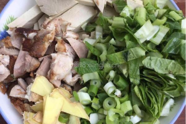 豆腐肉丁汤的做法图解2