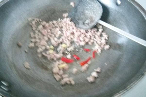炒三丁的做法图解3
