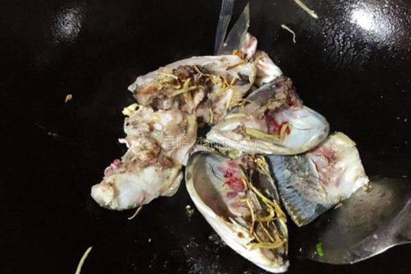 鱼头汤的做法图解5