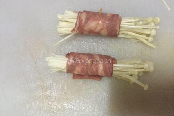 培根金针菇的做法图解3