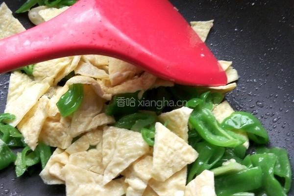 青椒鸡蛋片的做法图解13