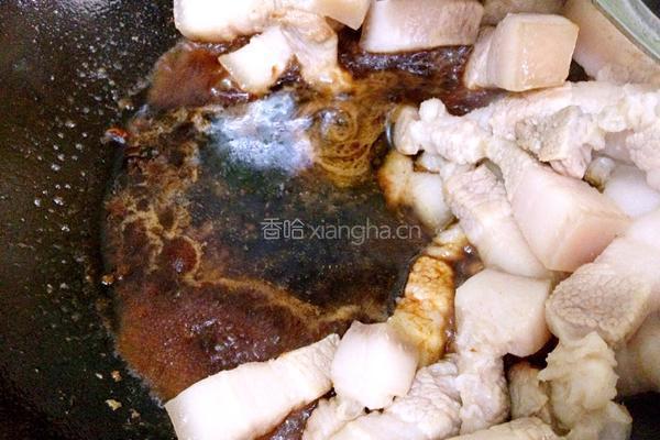 五花肉烧鸡翅根的做法图解5