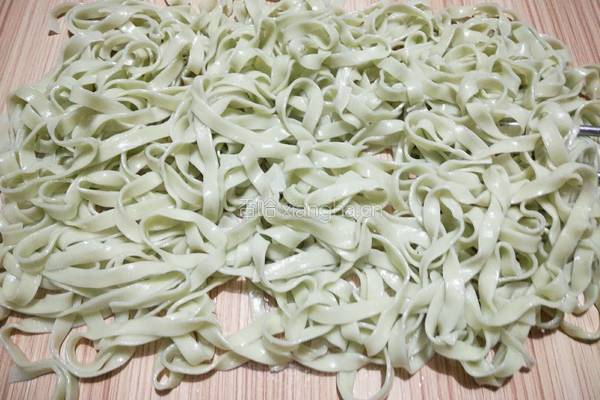 辣拌菠菜凉面的做法图解6