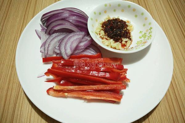 辣拌菠菜凉面的做法图解2
