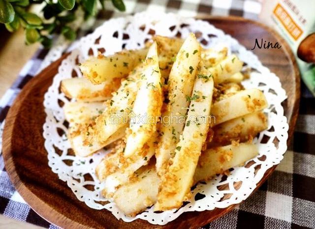 健康、少油、外焦里嫩的烤薯条就完成啦～
Bon appetite.