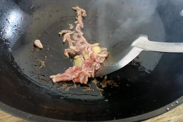 韭菜豆腐皮炒肉丝的做法图解2