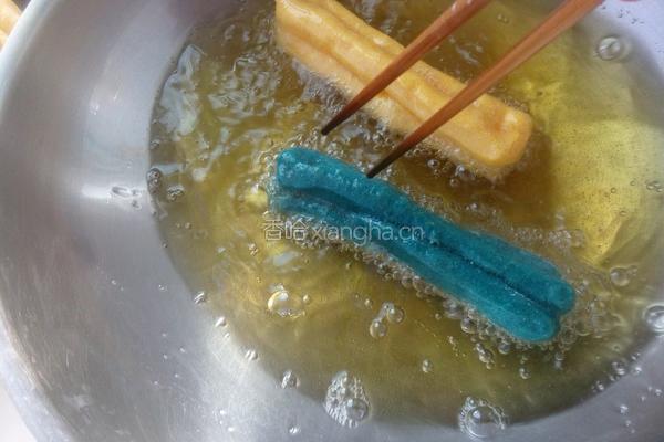 五颜六色油条的做法图解5