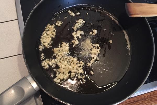 清炒豌豆苗的做法图解2