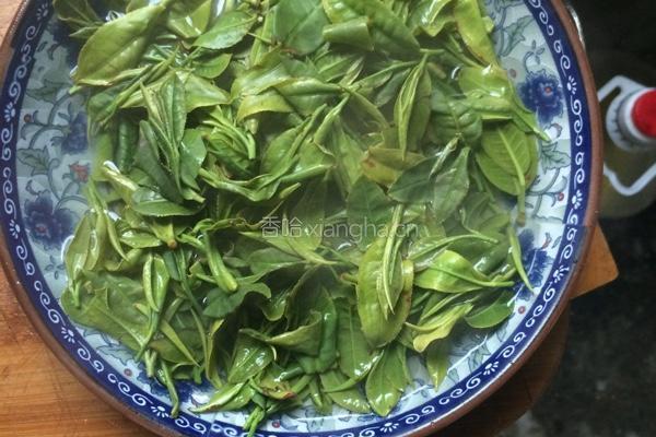 新菜式 茶叶煎蛋的做法图解1