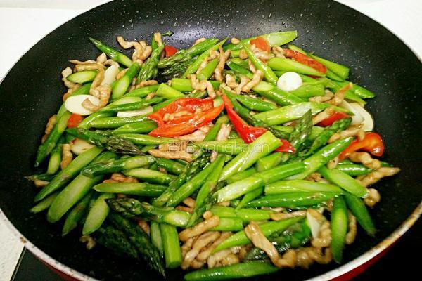芦笋炒肉丝的做法图解11