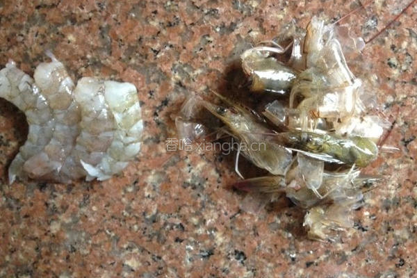 宝宝辅食~~虾沫油菜粿条的做法图解1