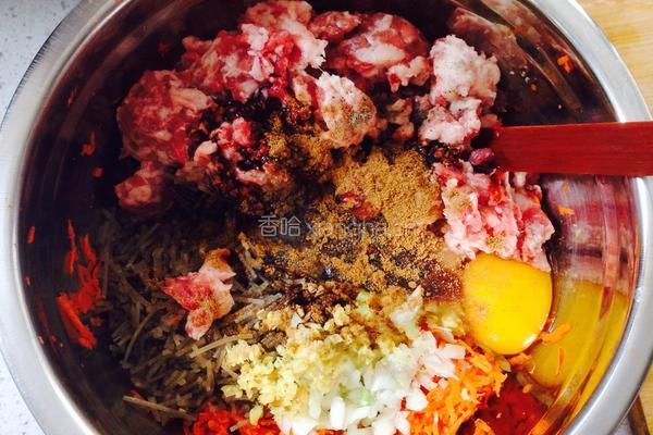 胡萝卜猪肉水饺的做法图解4