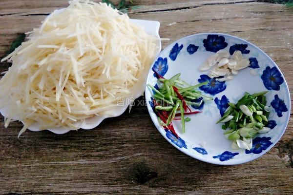 爆炒土豆丝的做法图解2
