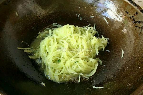 炝炒青笋丝的做法图解7