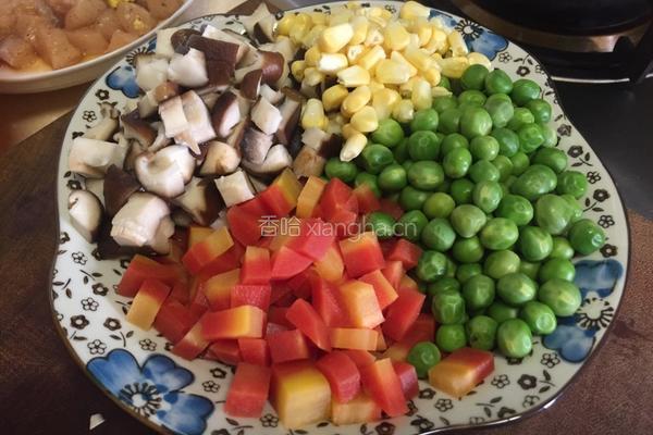 鸡丁什锦菠萝饭的做法图解5
