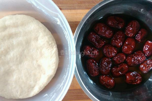 老婆专享美食之红枣花卷的做法图解2