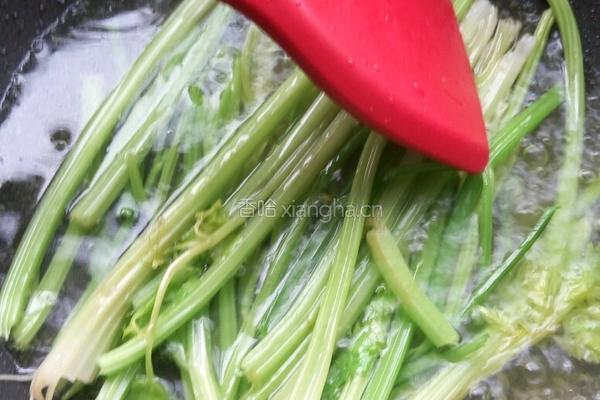 芹菜蒸丸的做法图解2