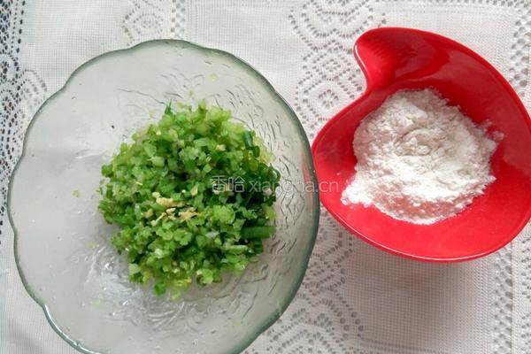 芹菜蒸丸的做法图解4