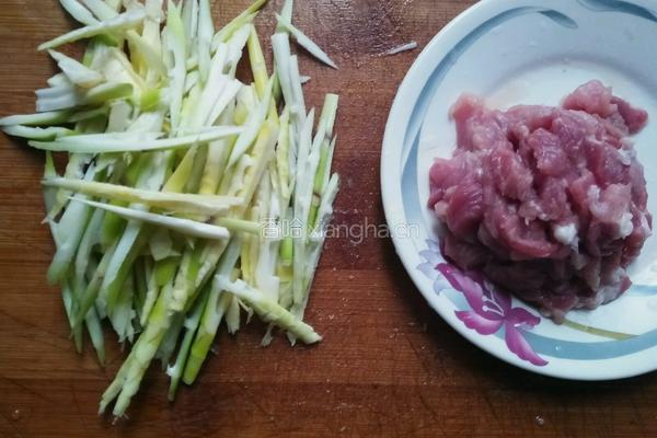 春笋肉丝炒海带的做法图解2