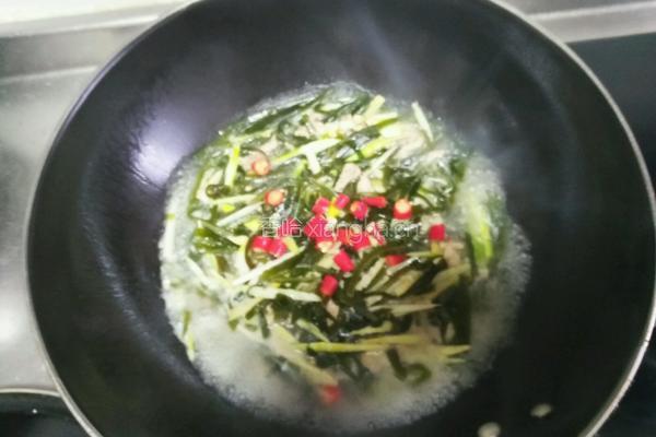春笋肉丝炒海带的做法图解7