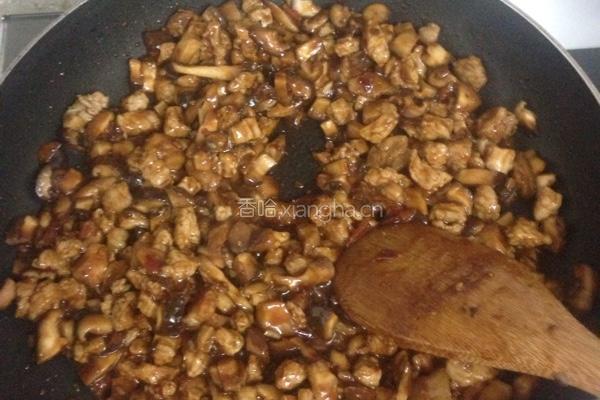 香菇肉丁酱拌米粉的做法图解5