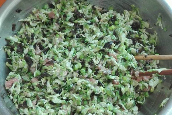 猪肉槐花馅饺子的做法图解16