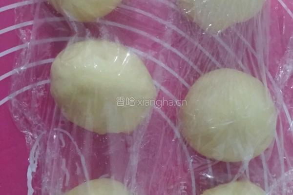 奶油小面包的做法图解1