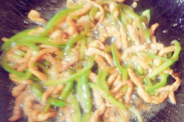 早餐尖椒肉丝卷饼的做法图解10