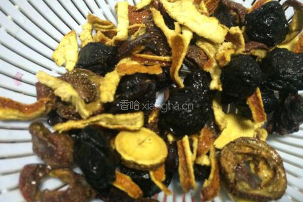 鲜煮酸梅汤的做法图解2
