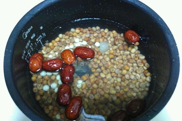 红豆红枣圆子汤的做法图解2