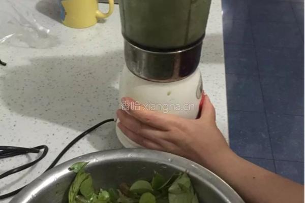 自制乌饭糕的做法图解2