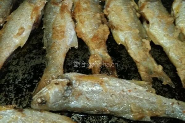 油煎小杂鱼的做法图解3
