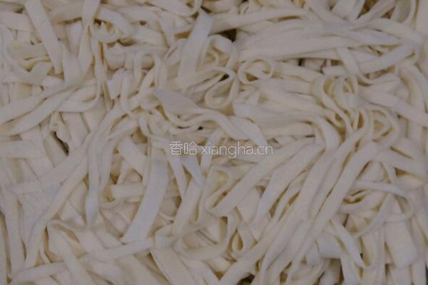 牛肉手擀面的做法图解1