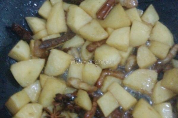 家常土豆烧肉的做法图解4