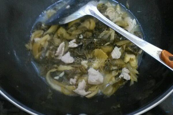 猪肉炒酸菜的做法图解4