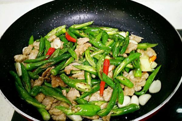 尖椒炒肉的做法图解10