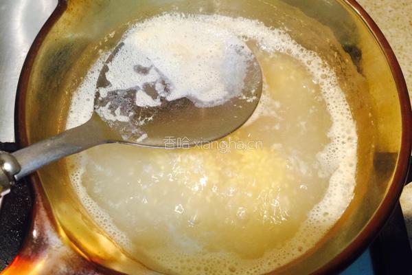 槐花小米粥的做法图解3