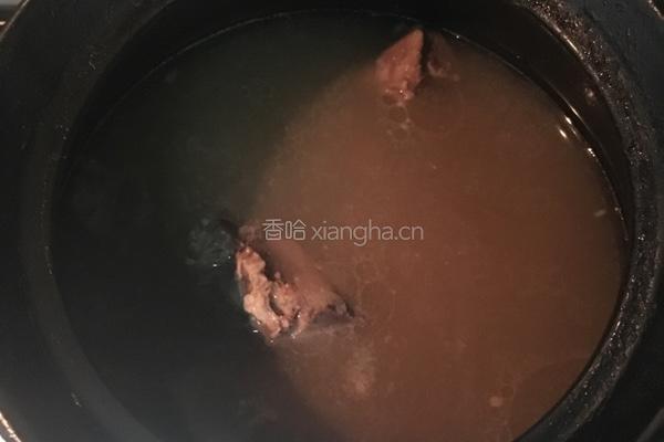 猪骨汤面的做法图解1