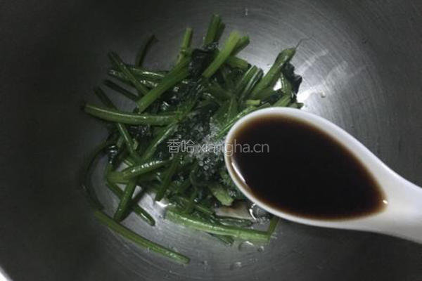 菠菜陈醋花生米的做法图解7