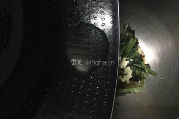菠菜陈醋花生米的做法图解9