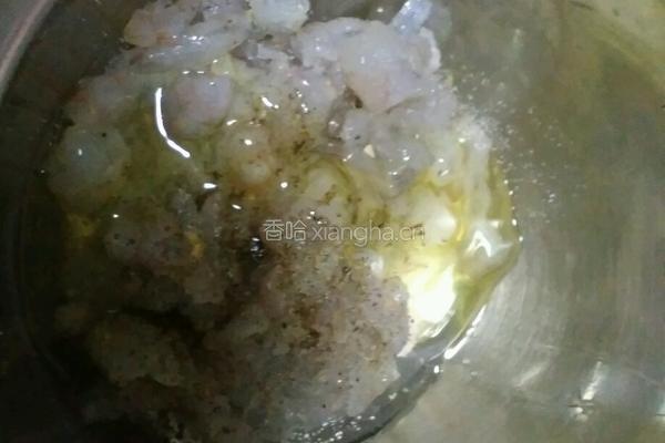 鲜虾芝士吐司卷的做法图解2
