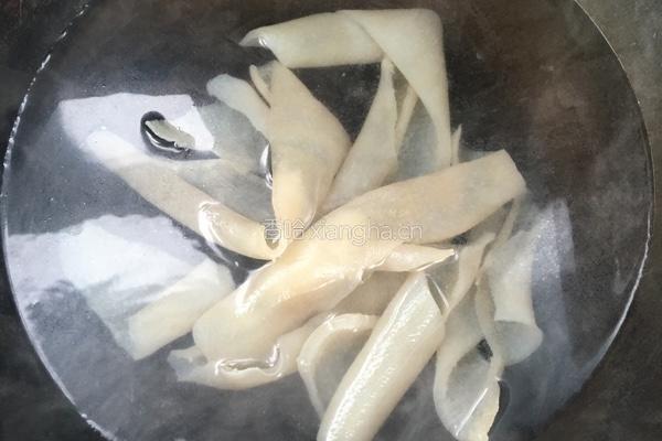 水晶皮冻的做法图解5