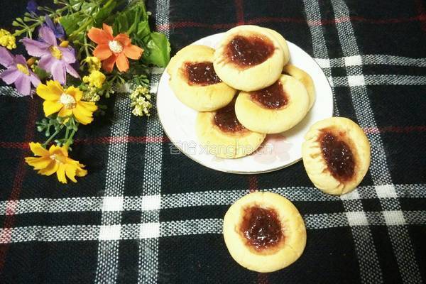 蛋奶草莓酱酥饼的做法图解7