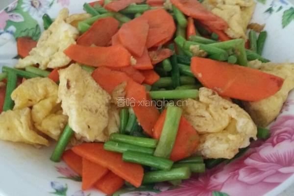 鸡蛋炒蒜苔