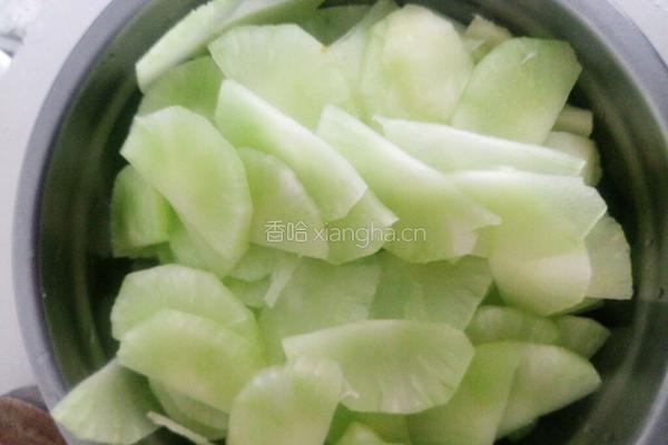 懒人版莴苣炒肉的做法图解1