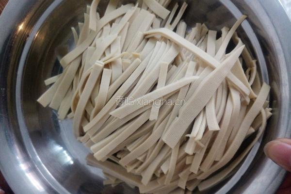 懒人版青菜豆皮汤的做法图解3